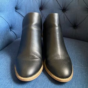 Universal Thread Booties Black 6.5